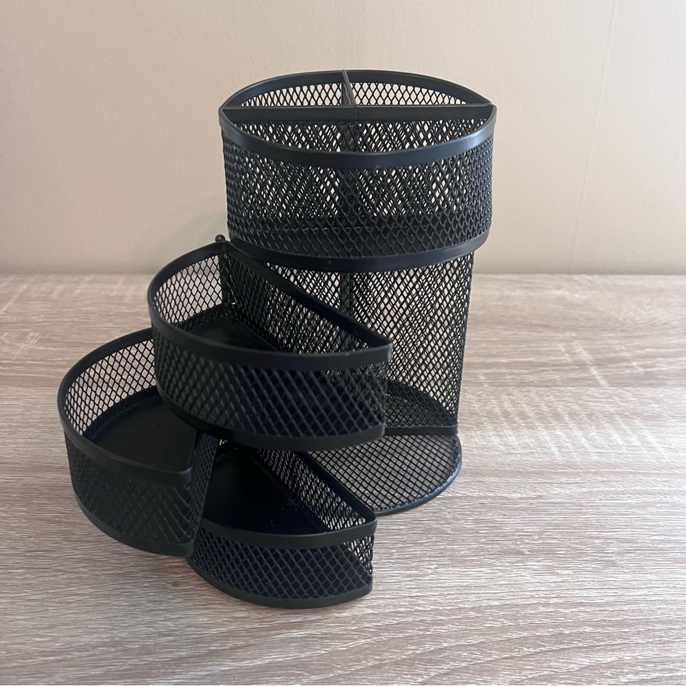 Metal Mesh 6-Compartment Pencil Cup